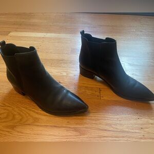 Pointed Toe Black Midi Boot